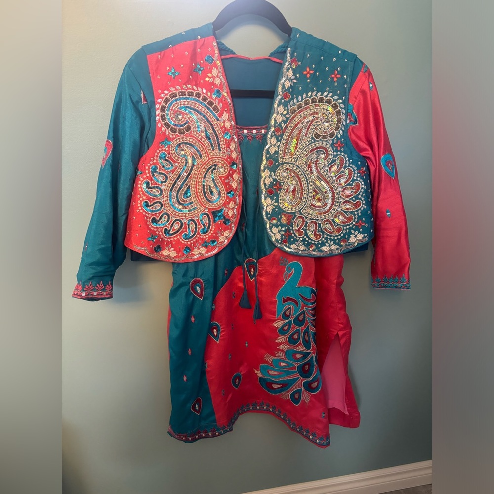 Indian - Bhangra Dance Outfit